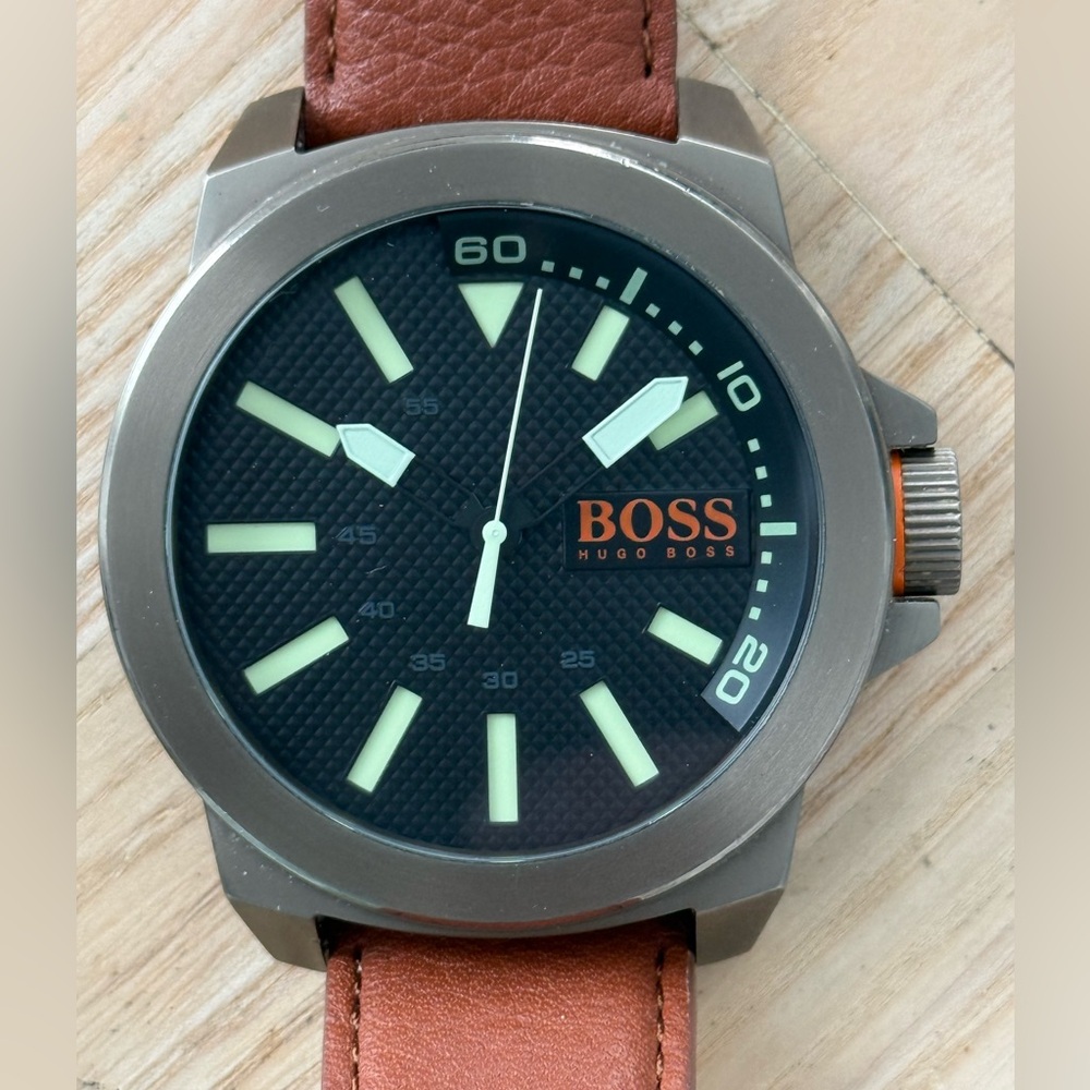 Hugo Boss Luxury Men’s Watch Black Dial Tan Leather Strap Luminous Markers